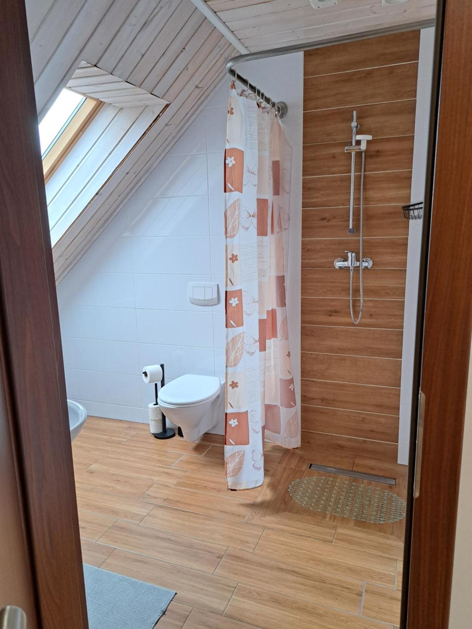 Noclegi Pod Modrzewiem Powidz  Buitenkant foto